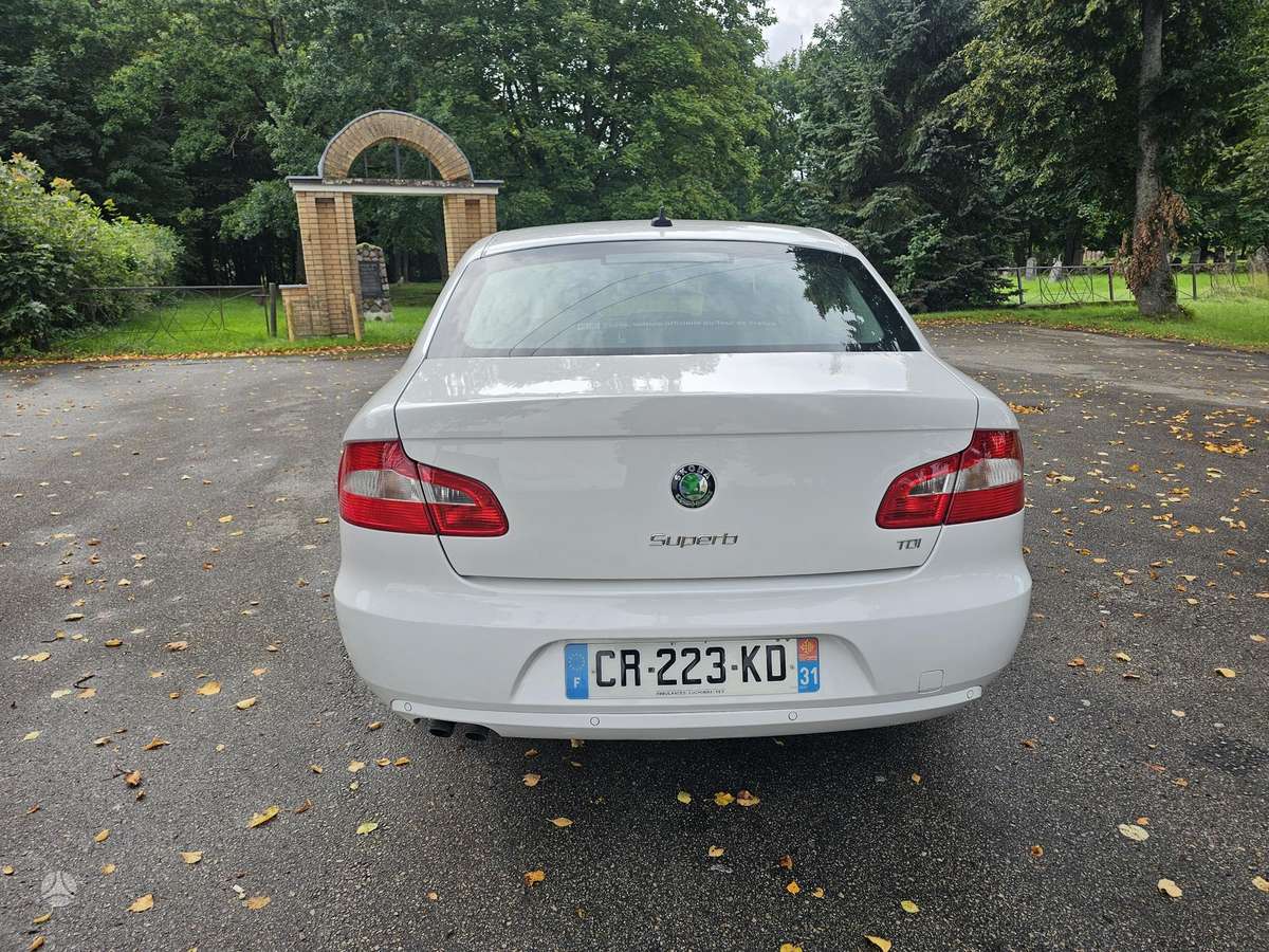 Škoda Superb - 9