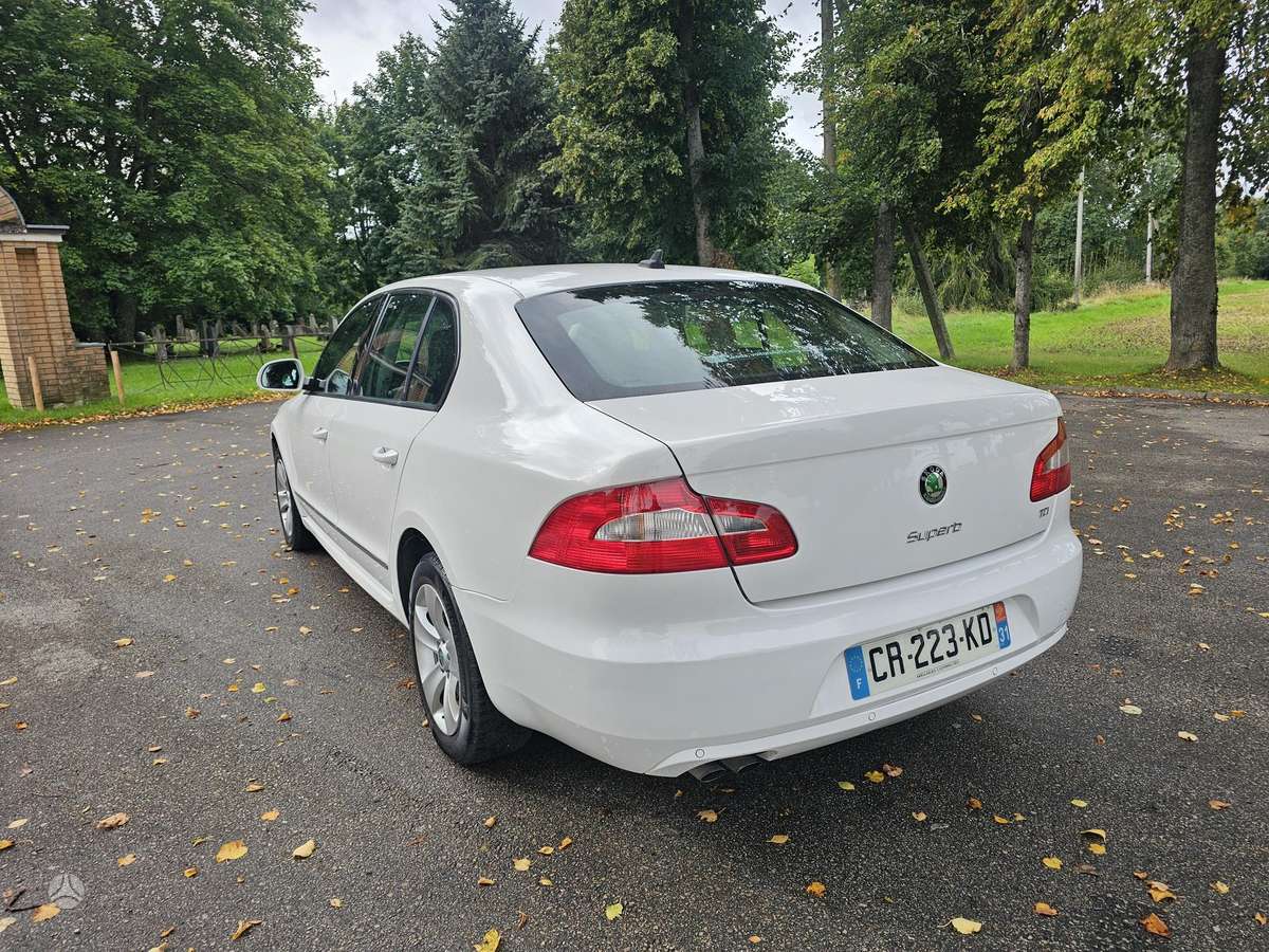 Škoda Superb - 10