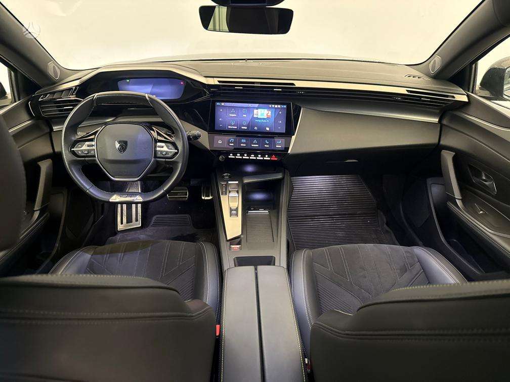 Peugeot 308 - 8
