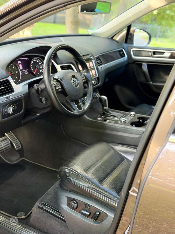 Volkswagen Touareg - 12