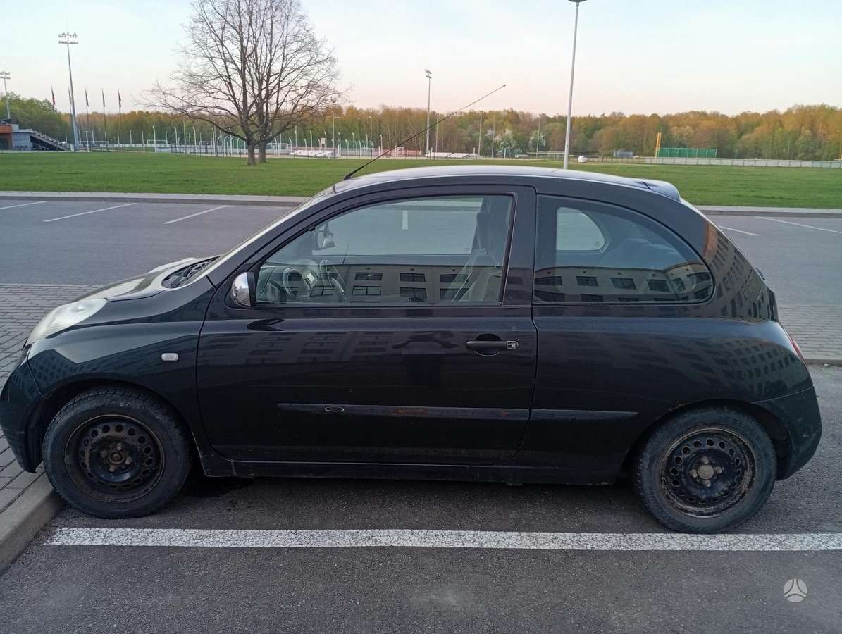 Nissan Micra - 1