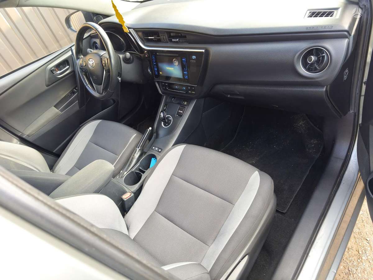 Toyota Auris - 10