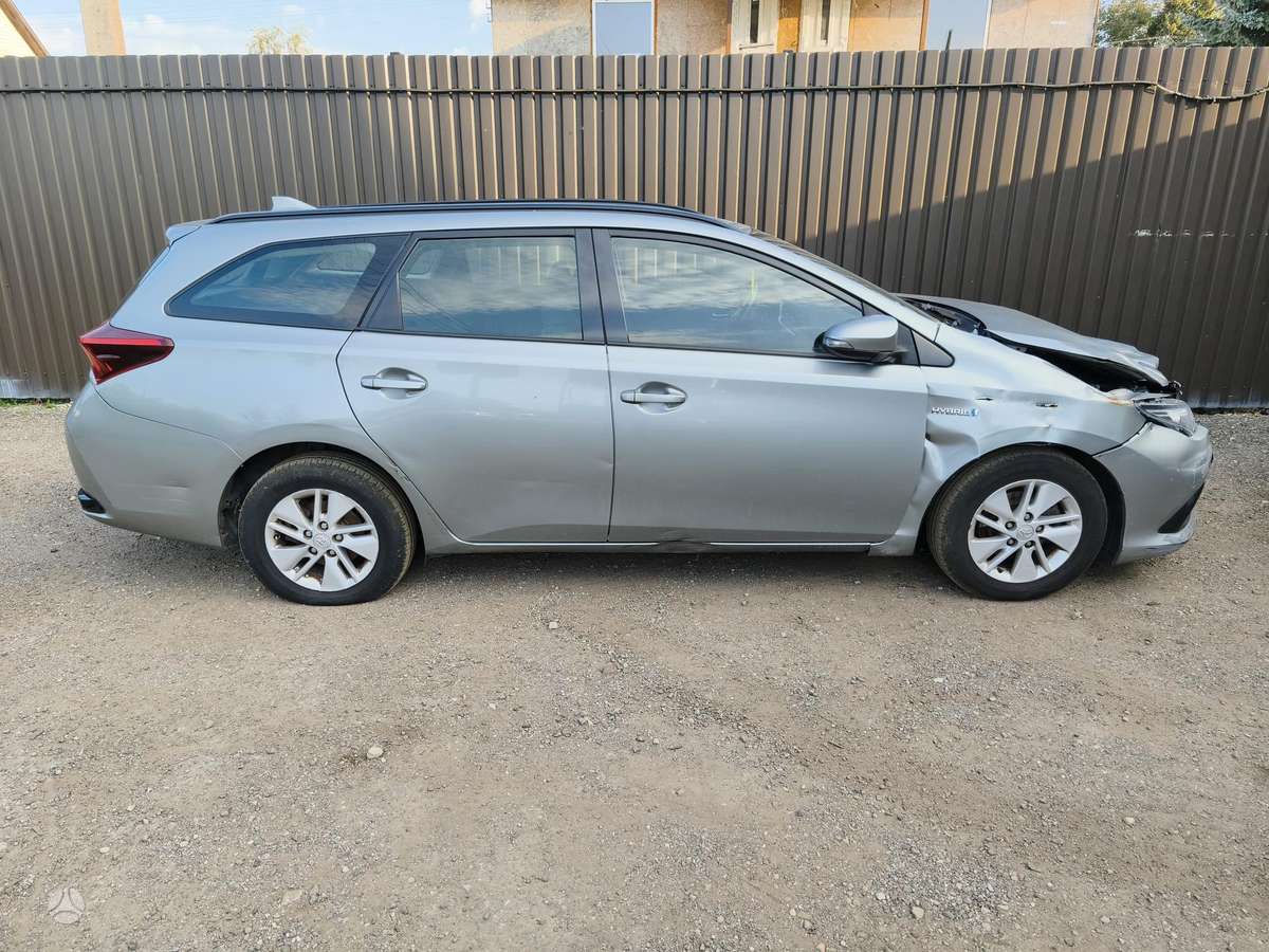 Toyota Auris - 4