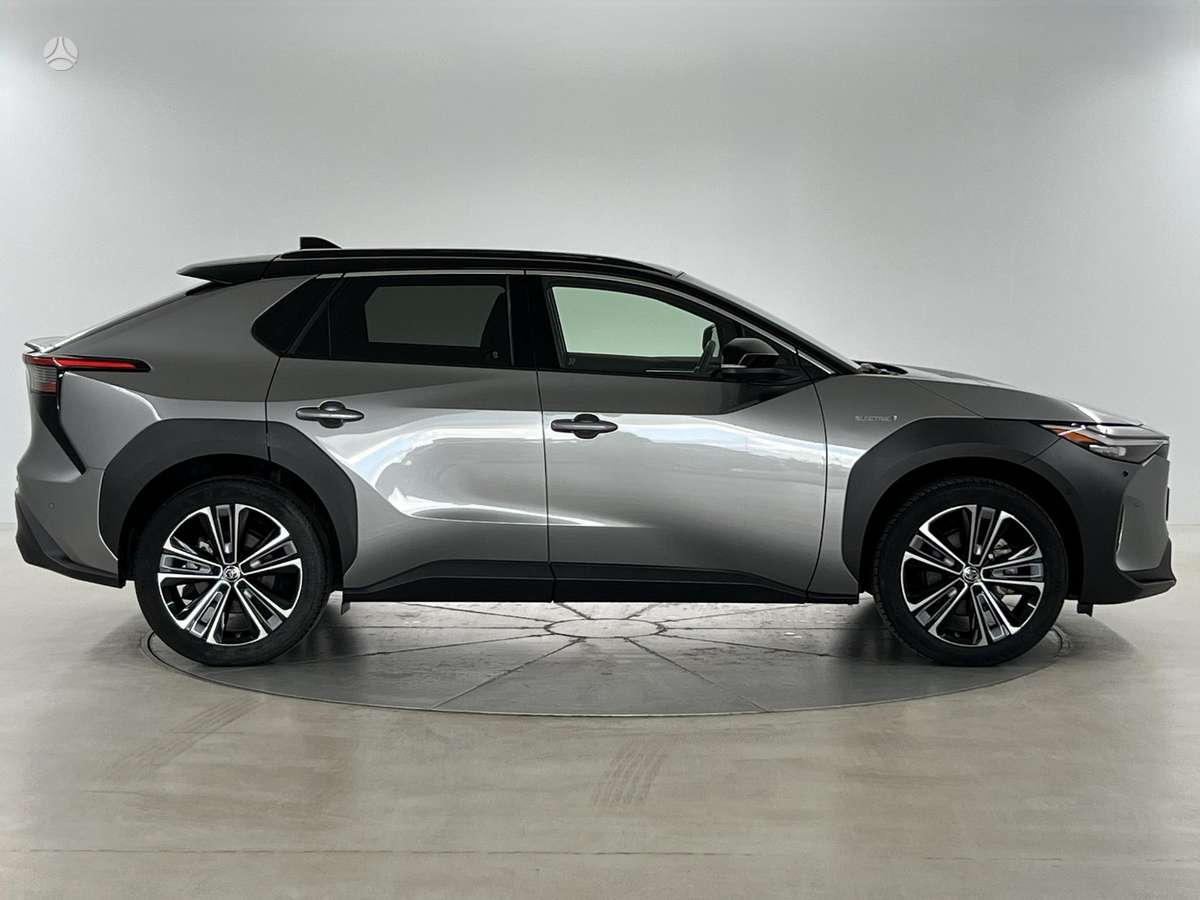 Toyota bZ4X, off-road / crossover
