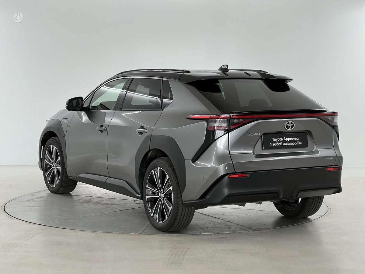 Toyota bZ4X, off-road / crossover