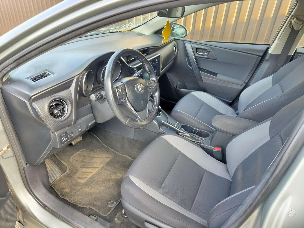Toyota Auris - 9