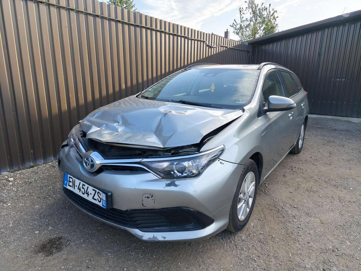 Toyota Auris - 1
