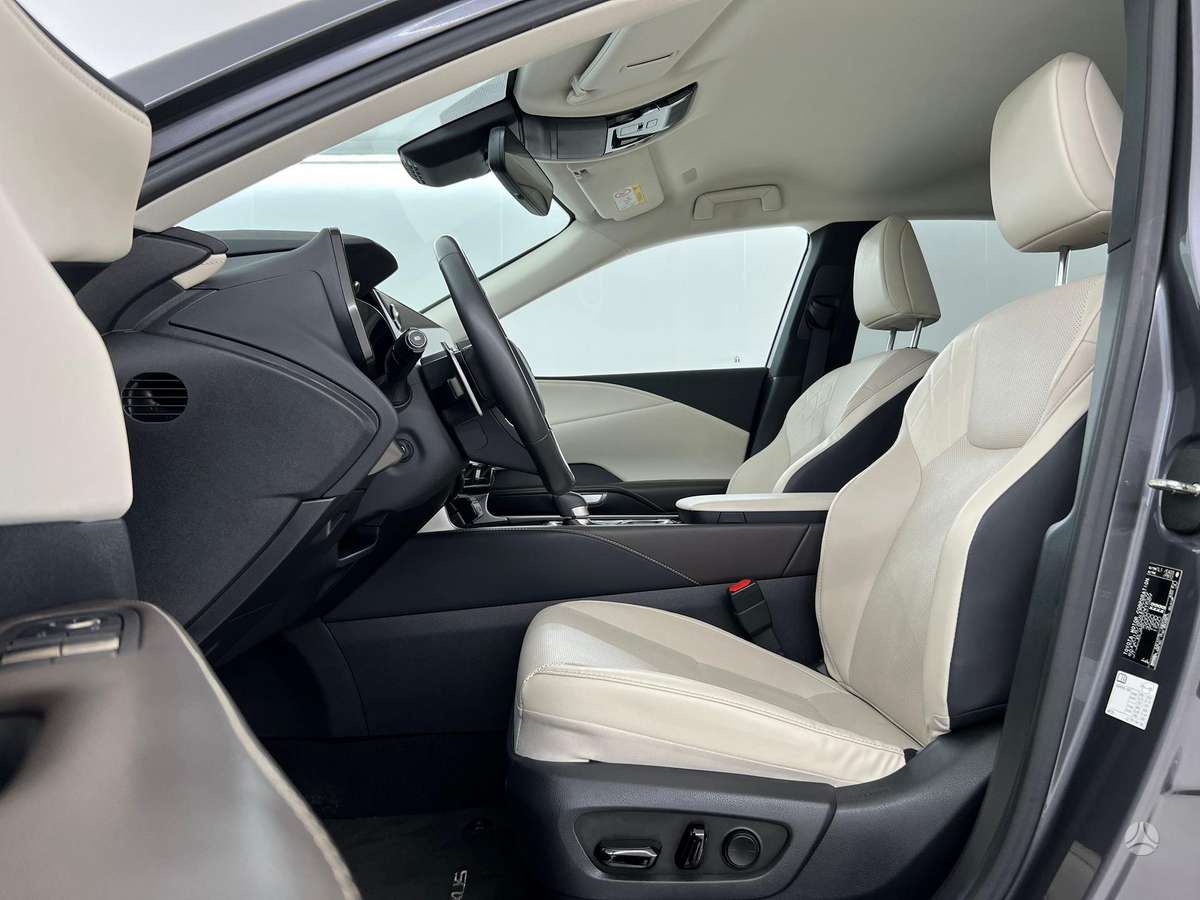Lexus RX 350h - 11