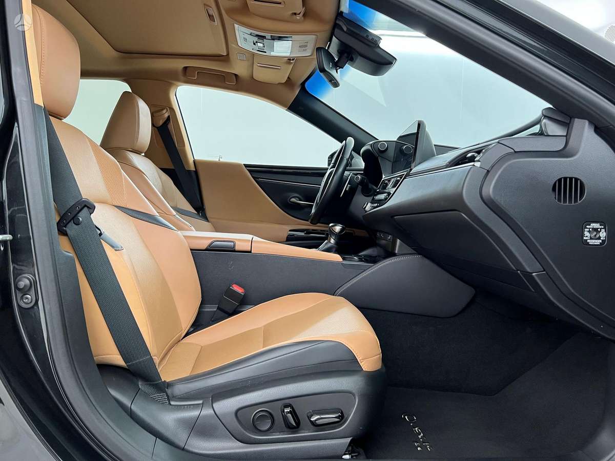 Lexus ES 300h - 6
