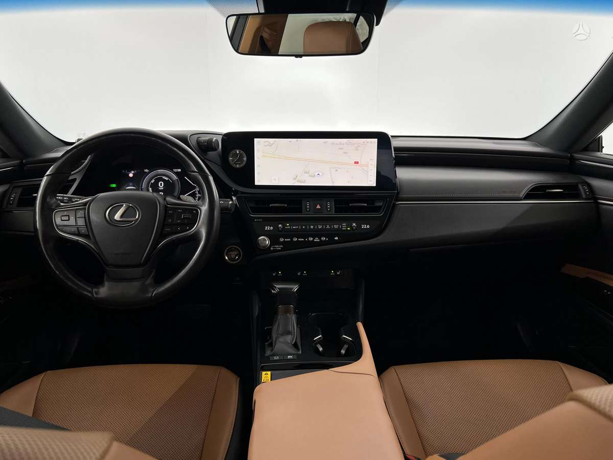 Lexus ES 300h - 8