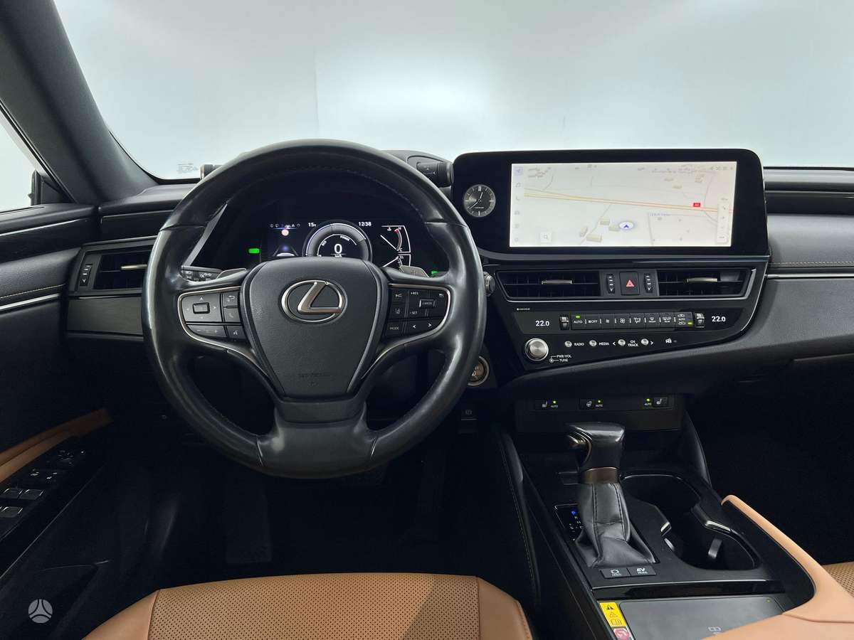 Lexus ES 300h - 9
