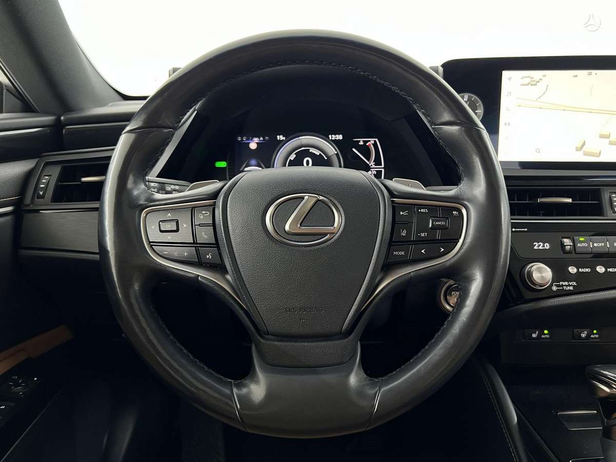 Lexus ES 300h - 12