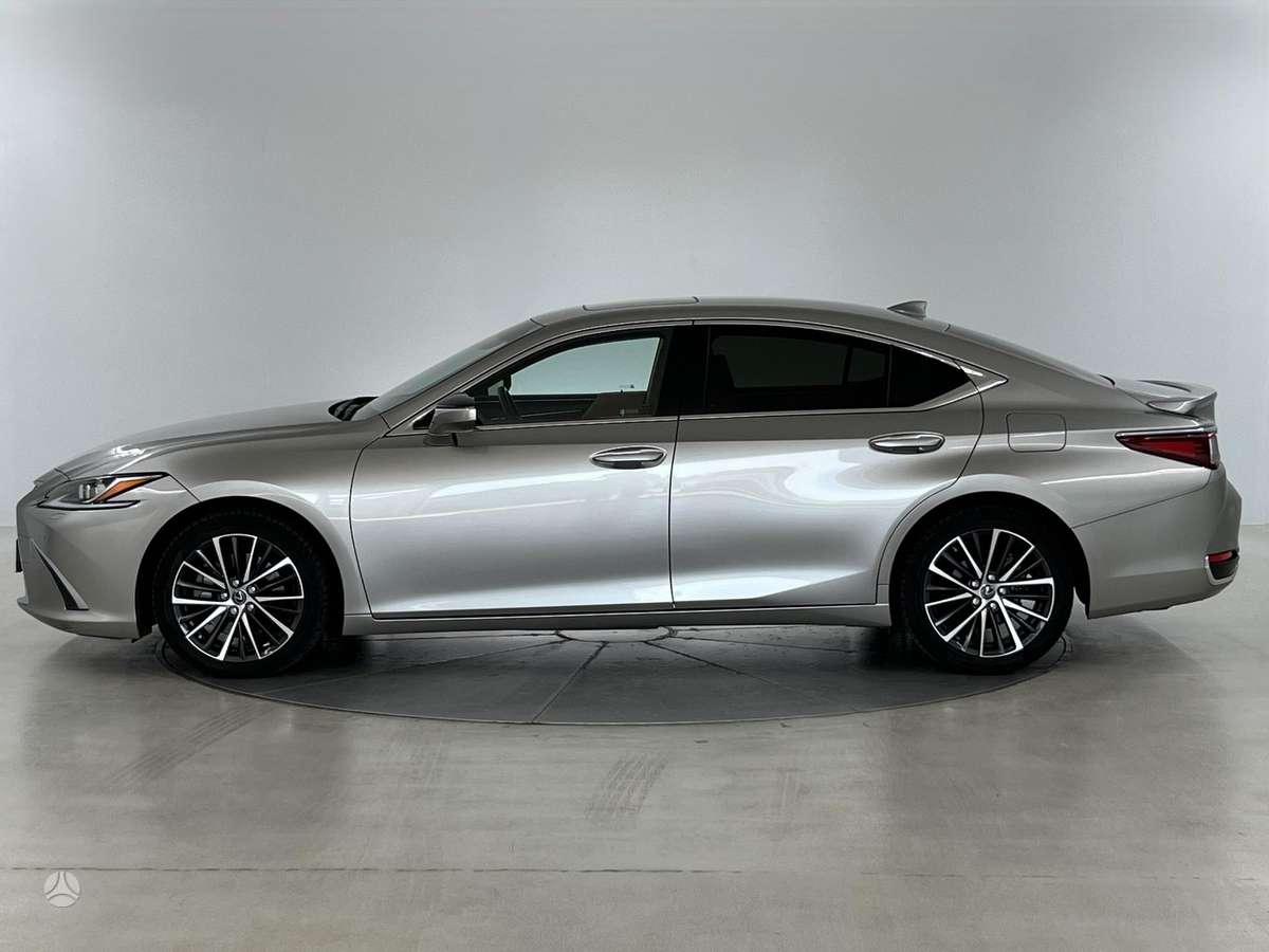 Lexus ES 300h - 3