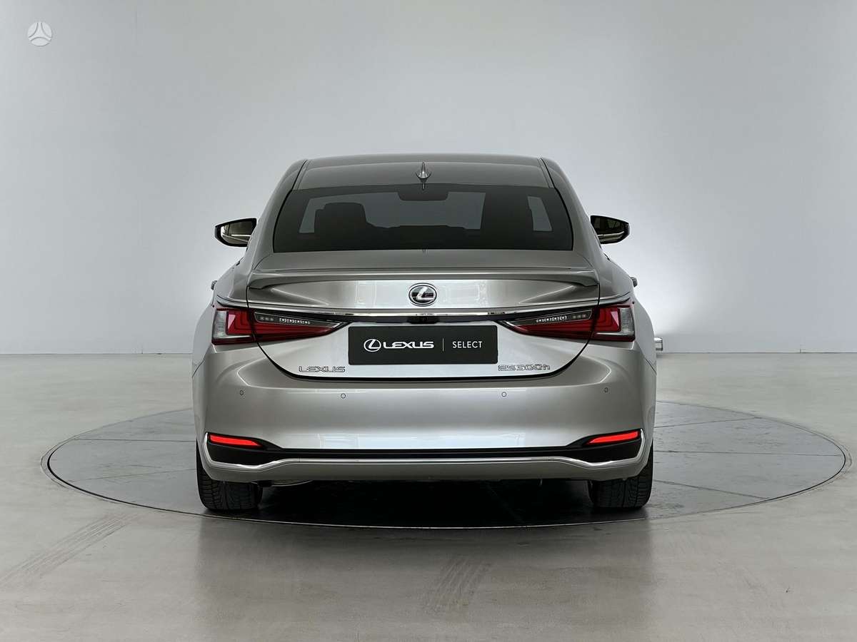 Lexus ES 300h - 4