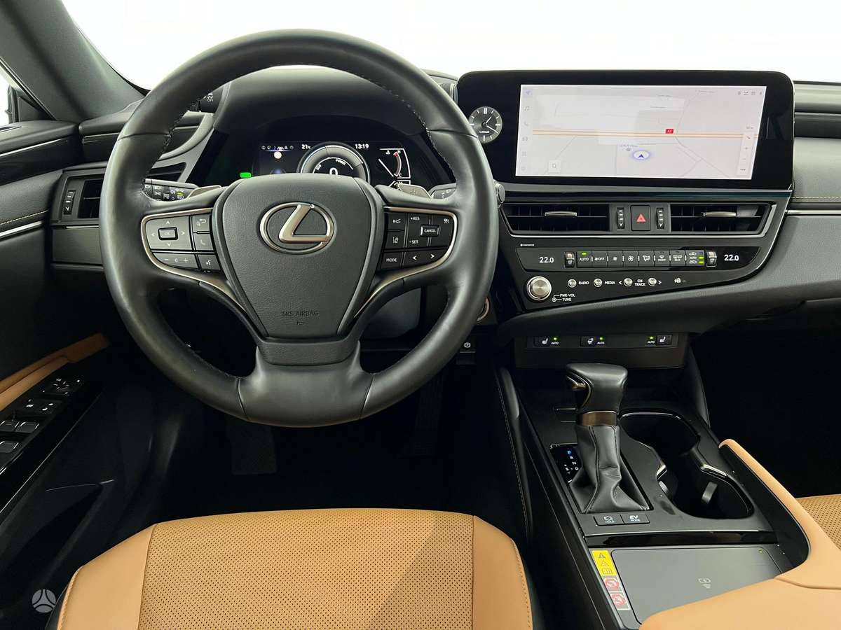 Lexus ES 300h - 9