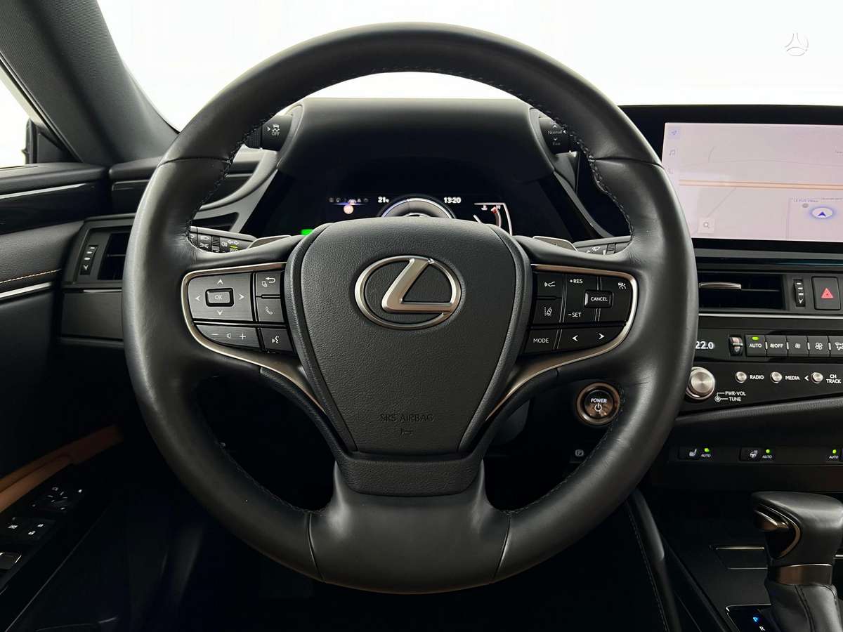 Lexus ES 300h - 12