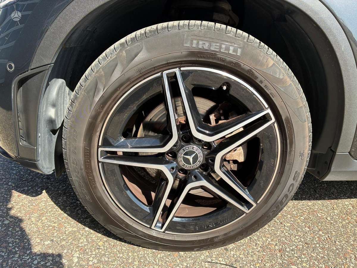 Mercedes-Benz GLC200 - 11