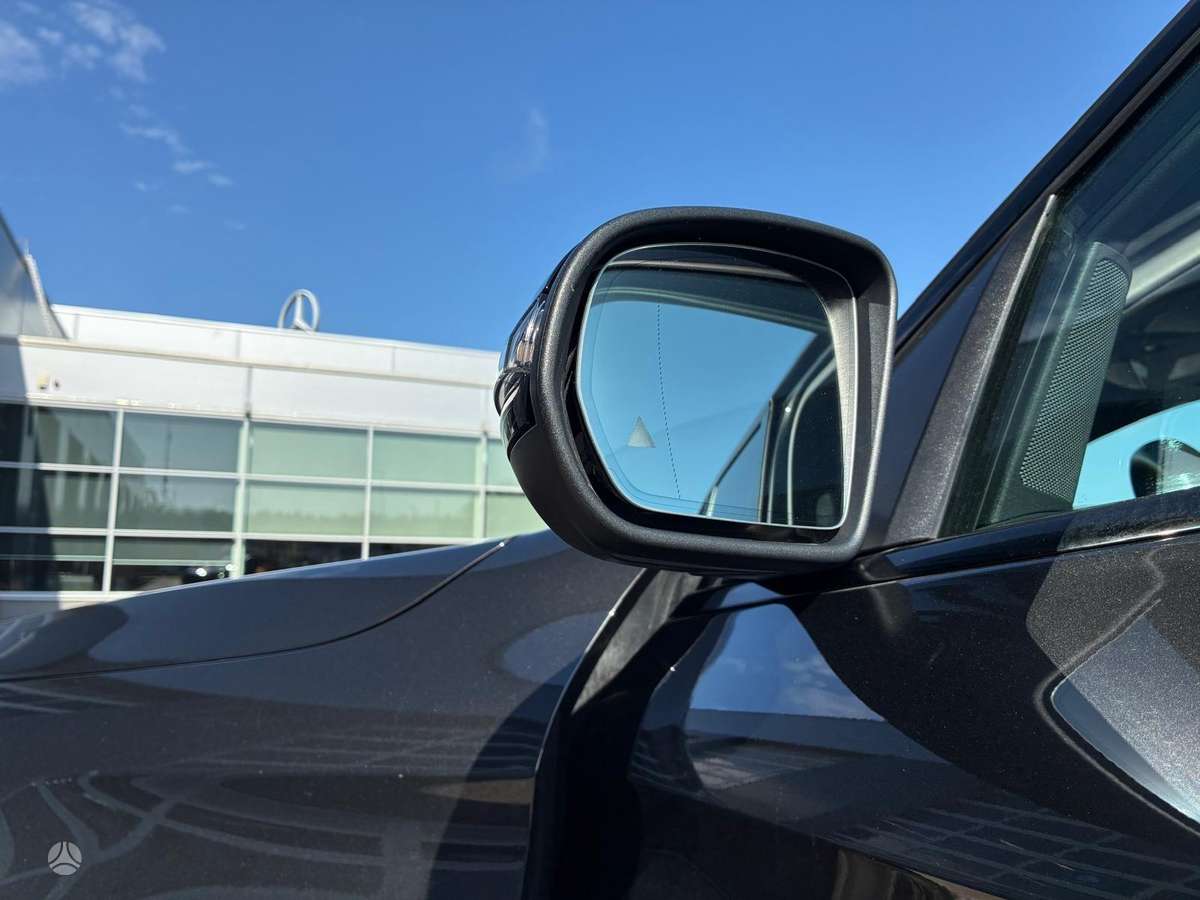Mercedes-Benz GLC200 - 12