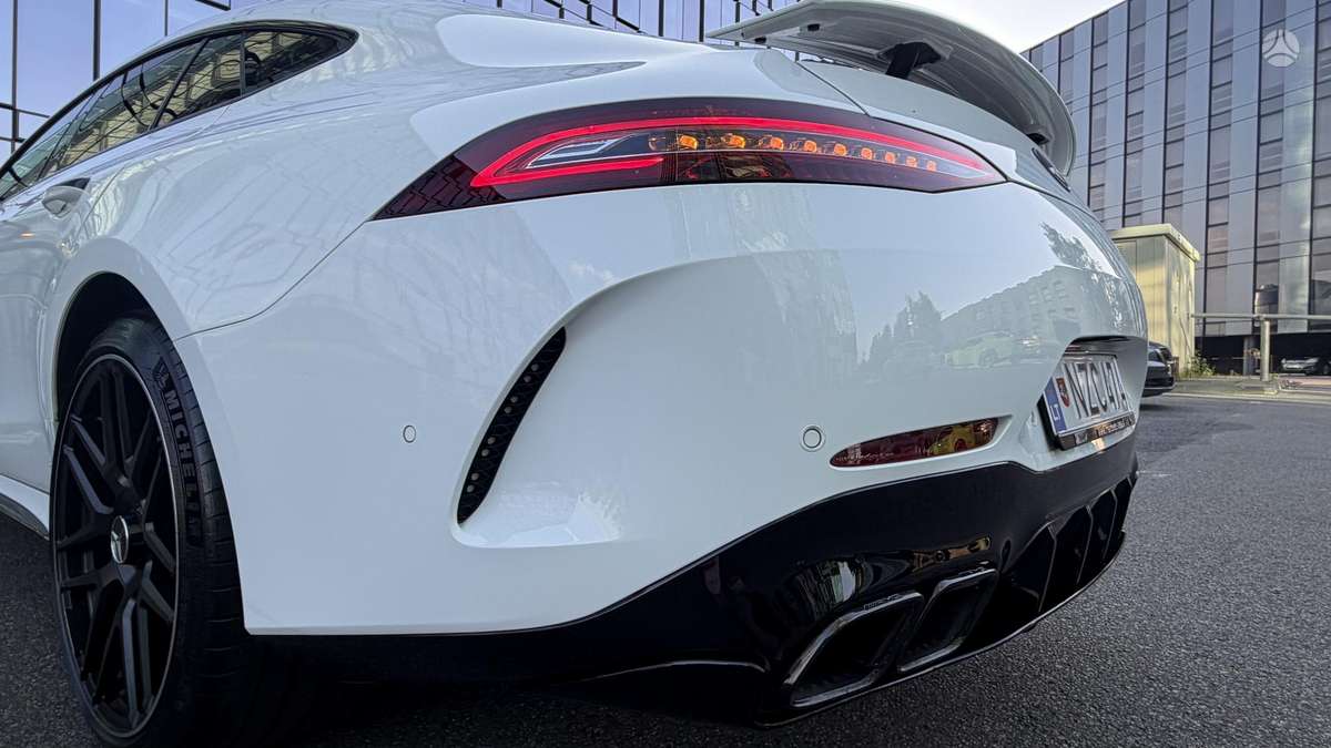 Mercedes-Benz AMG GT - 9