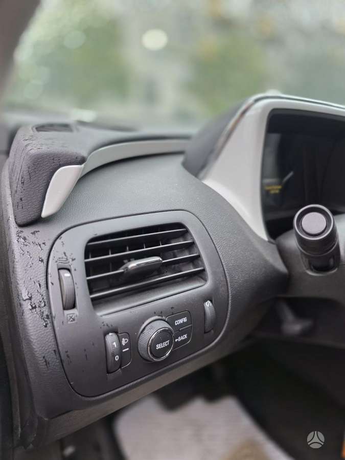 Chevrolet Volt - 10