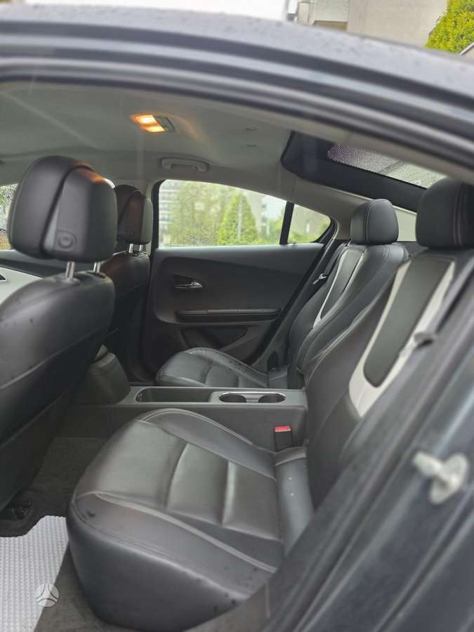 Chevrolet Volt - 12