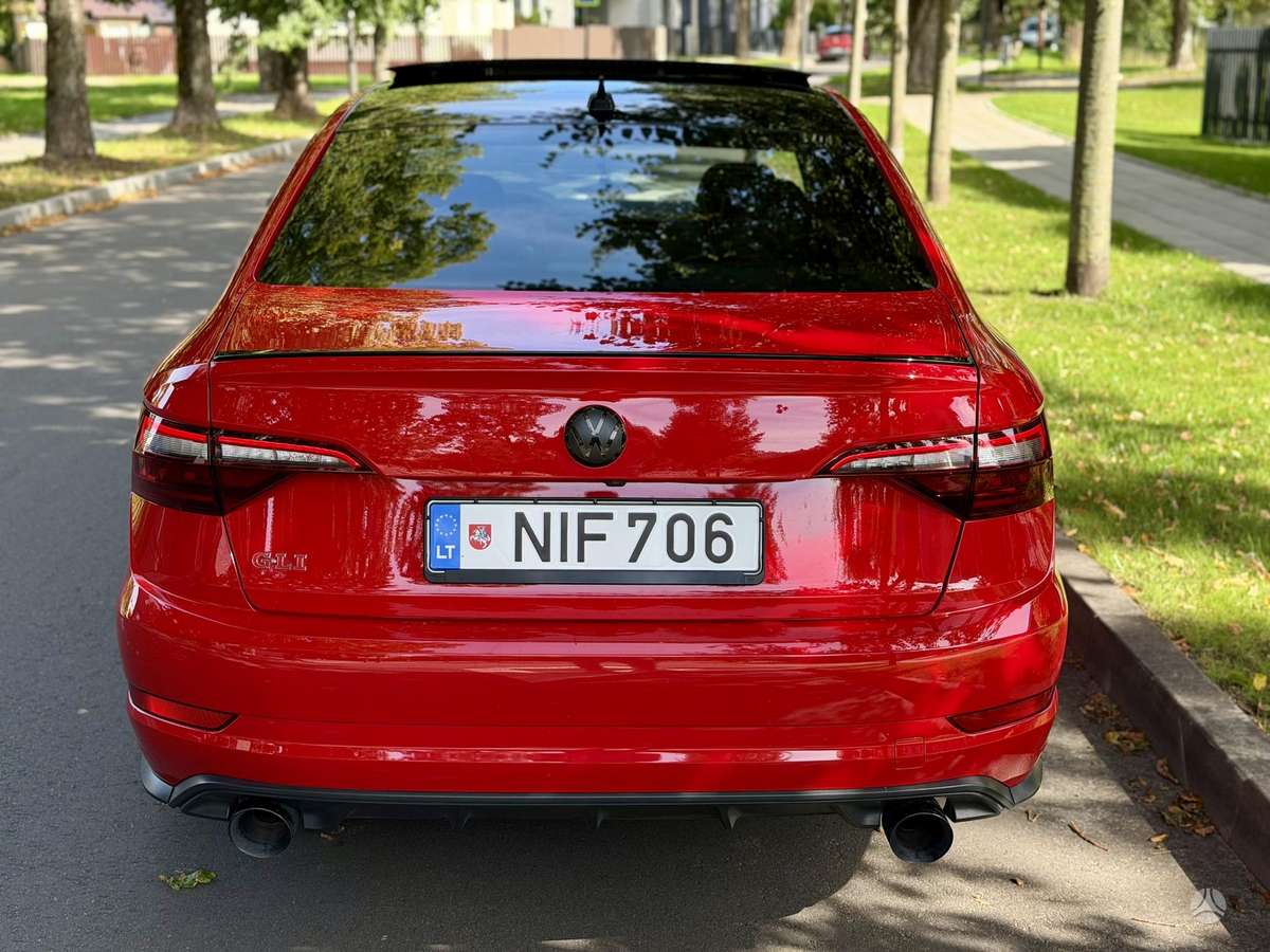 Volkswagen Jetta - 5