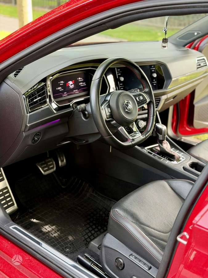 Volkswagen Jetta - 10