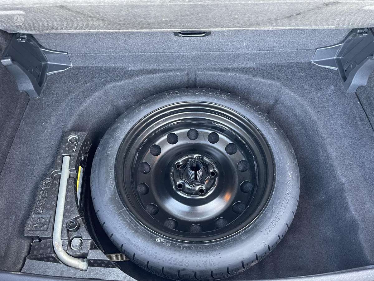 Volkswagen Golf Sportsvan - 9