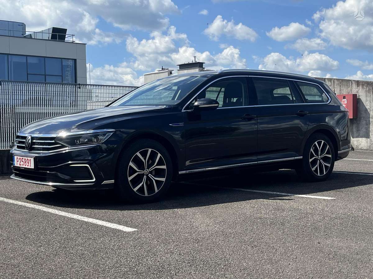 Volkswagen Passat - 8