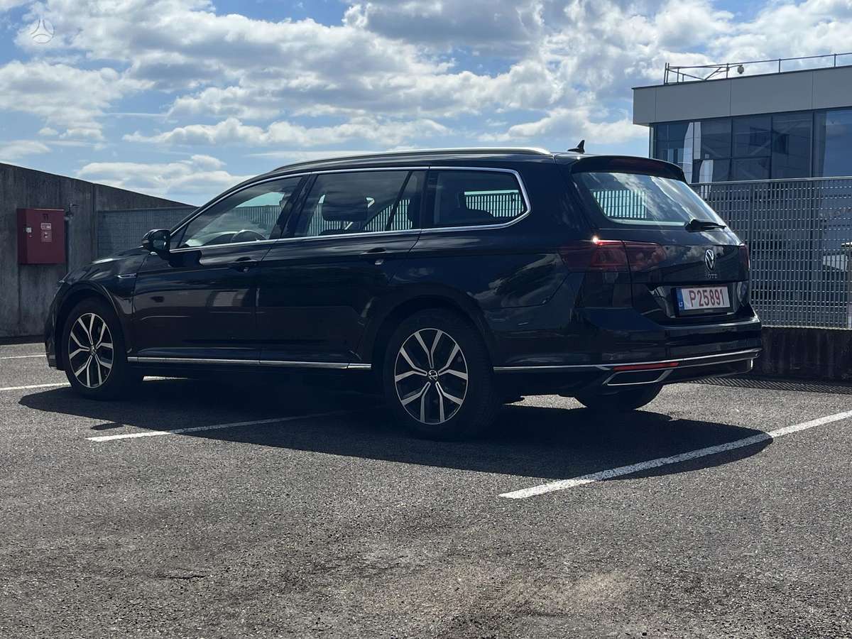 Volkswagen Passat - 2