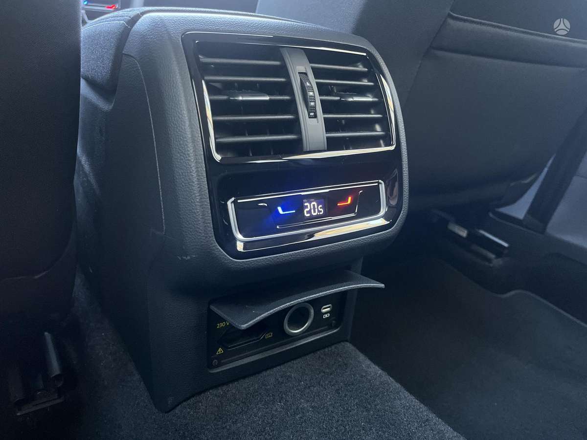 Volkswagen Passat - 12
