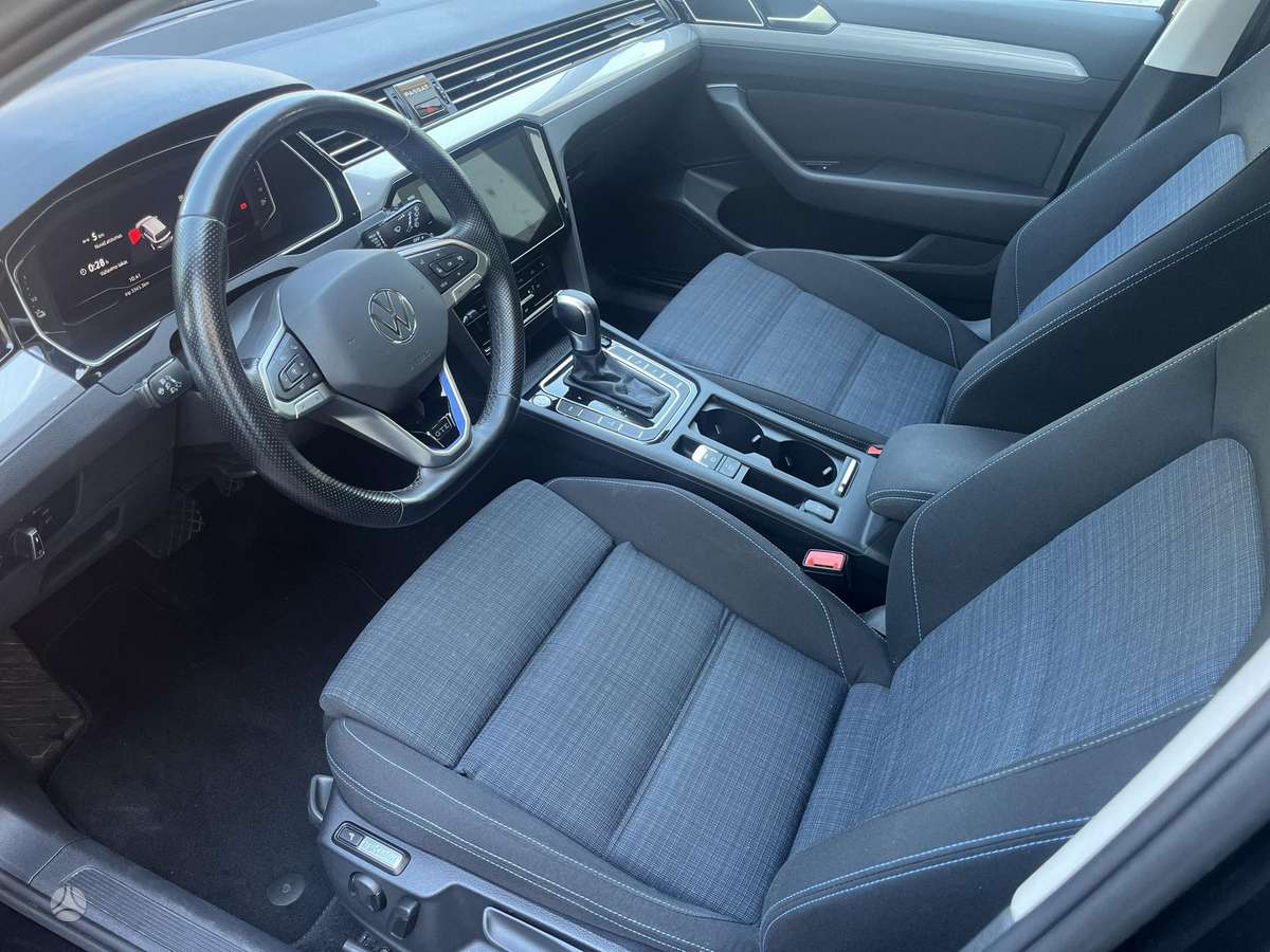 Volkswagen Passat - 9