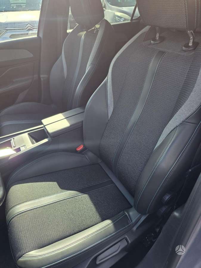 Peugeot 308 - 8