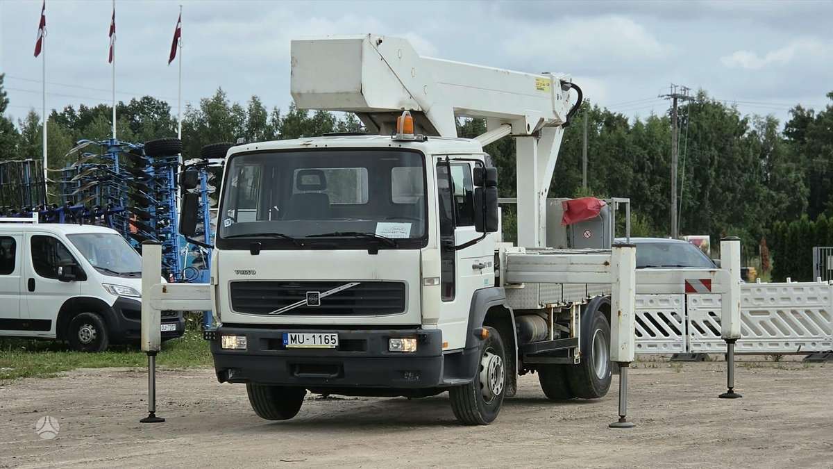 Volvo FL180, crane trucks