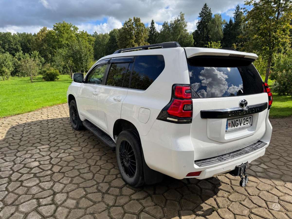 Toyota Land Cruiser - 5