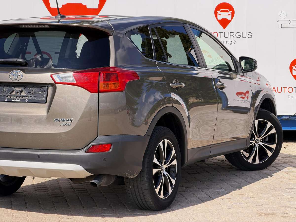 Toyota RAV4 - 8