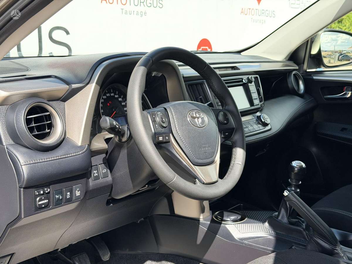 Toyota RAV4 - 10