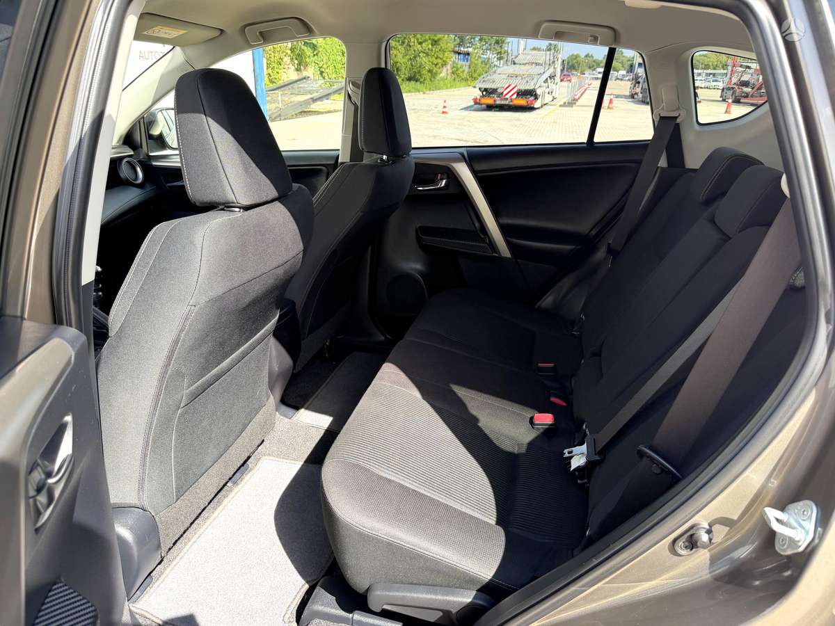 Toyota RAV4 - 11