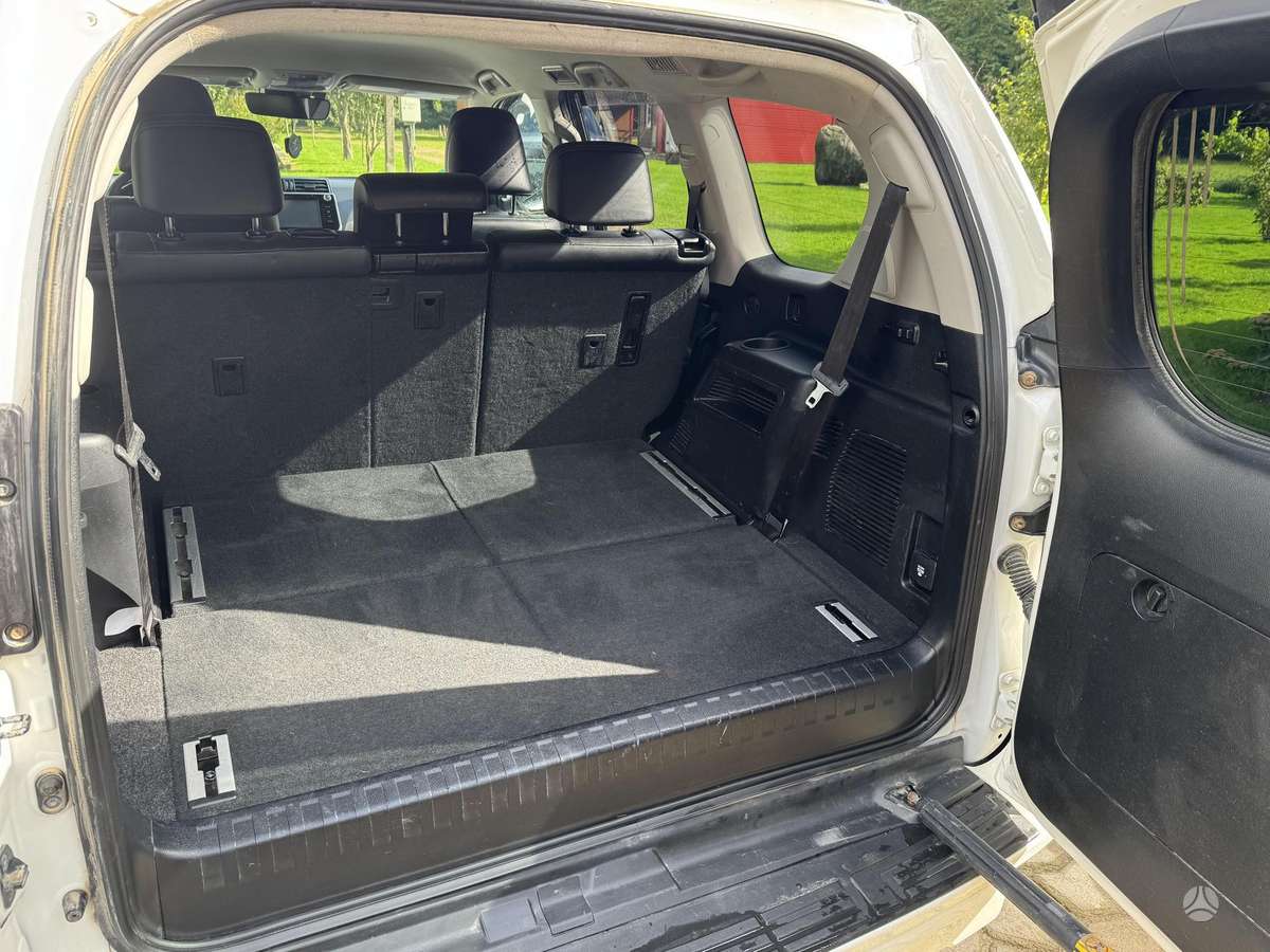 Toyota Land Cruiser - 12