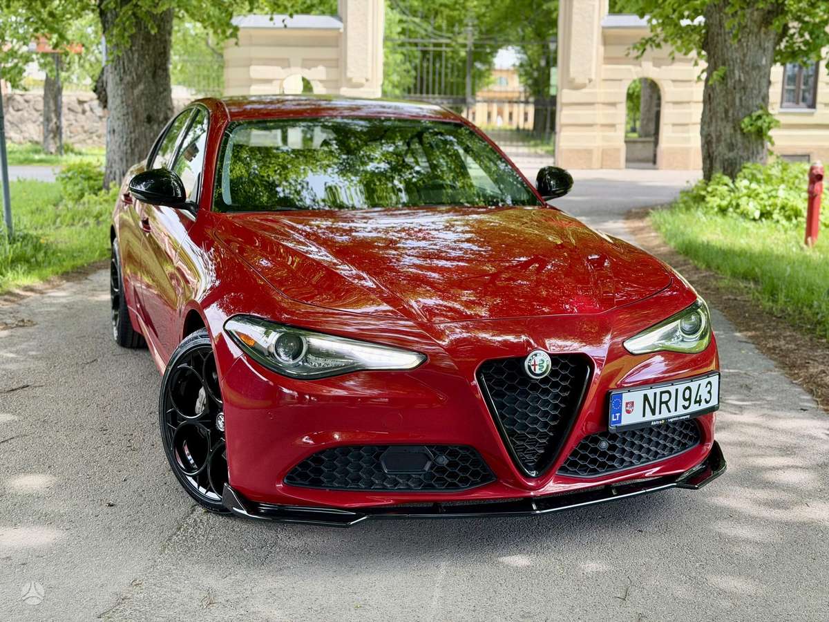 Alfa Romeo Giulia - 5