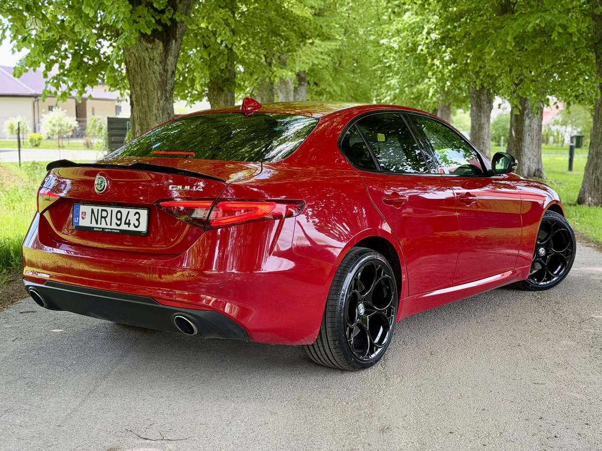 Alfa Romeo Giulia - 6