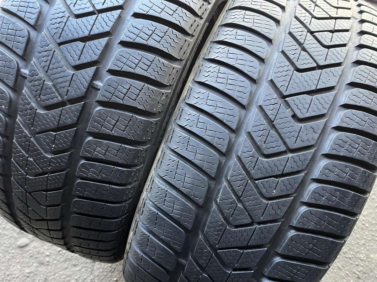 Pirelli SottoZero3, winter 245/45 R18