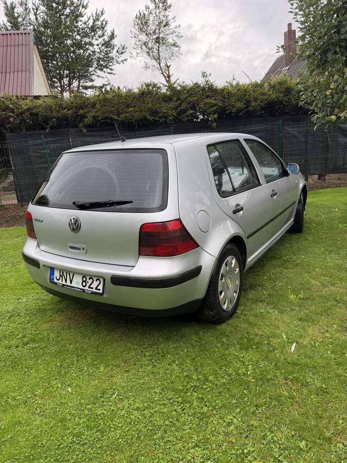 Volkswagen Golf - 4