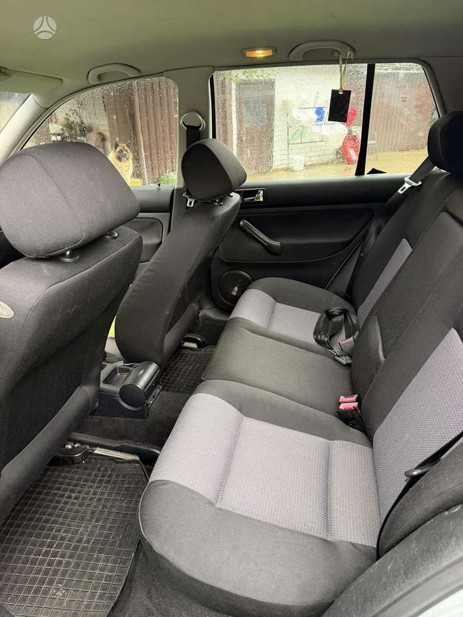 Volkswagen Golf - 8
