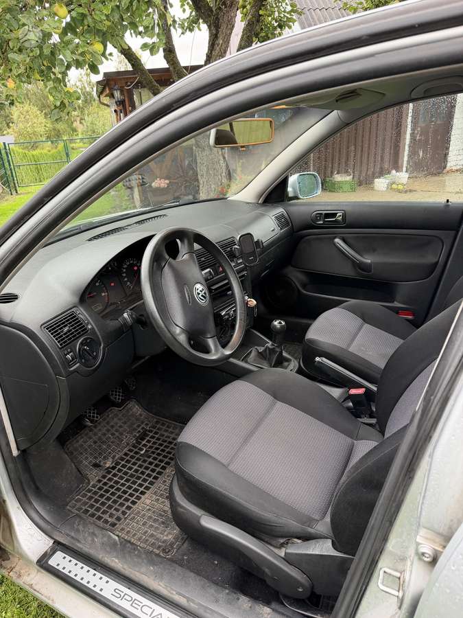 Volkswagen Golf - 9
