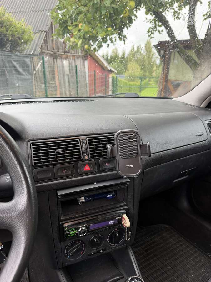 Volkswagen Golf - 10