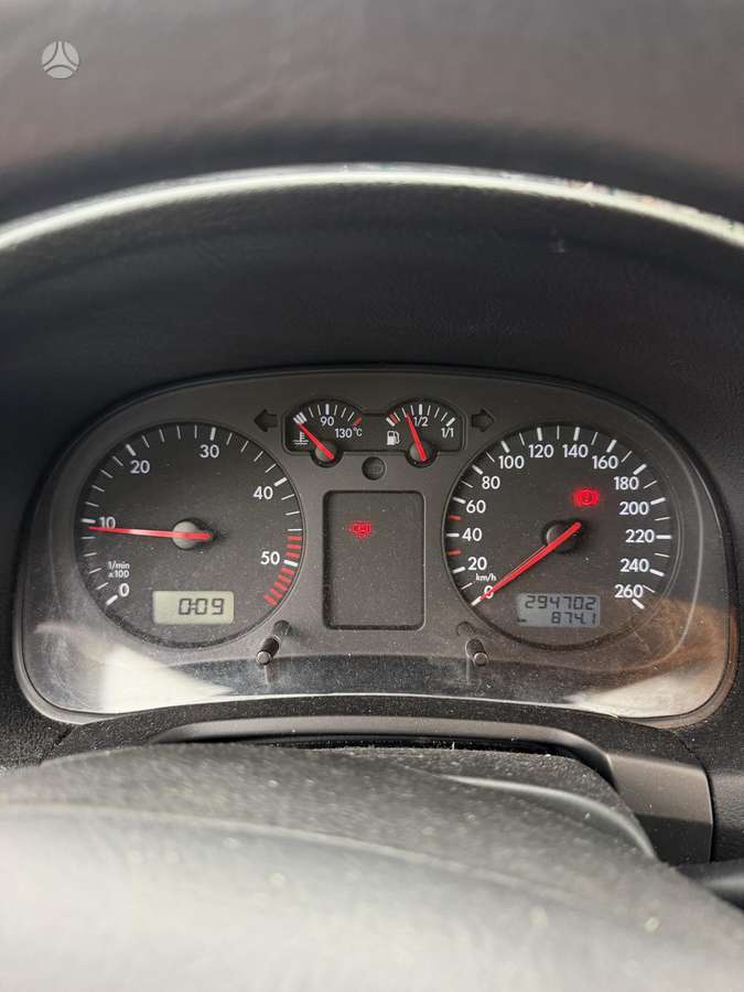Volkswagen Golf - 11