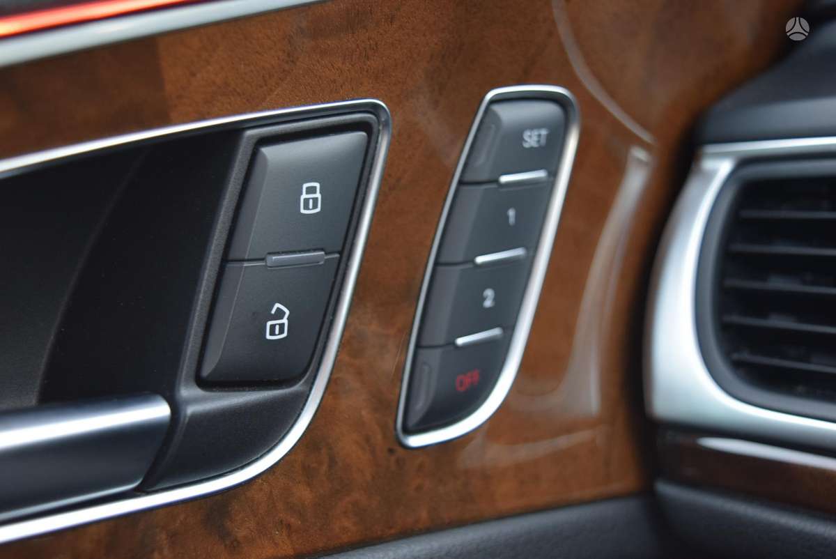 Audi A6, 3.0 l., sedanas