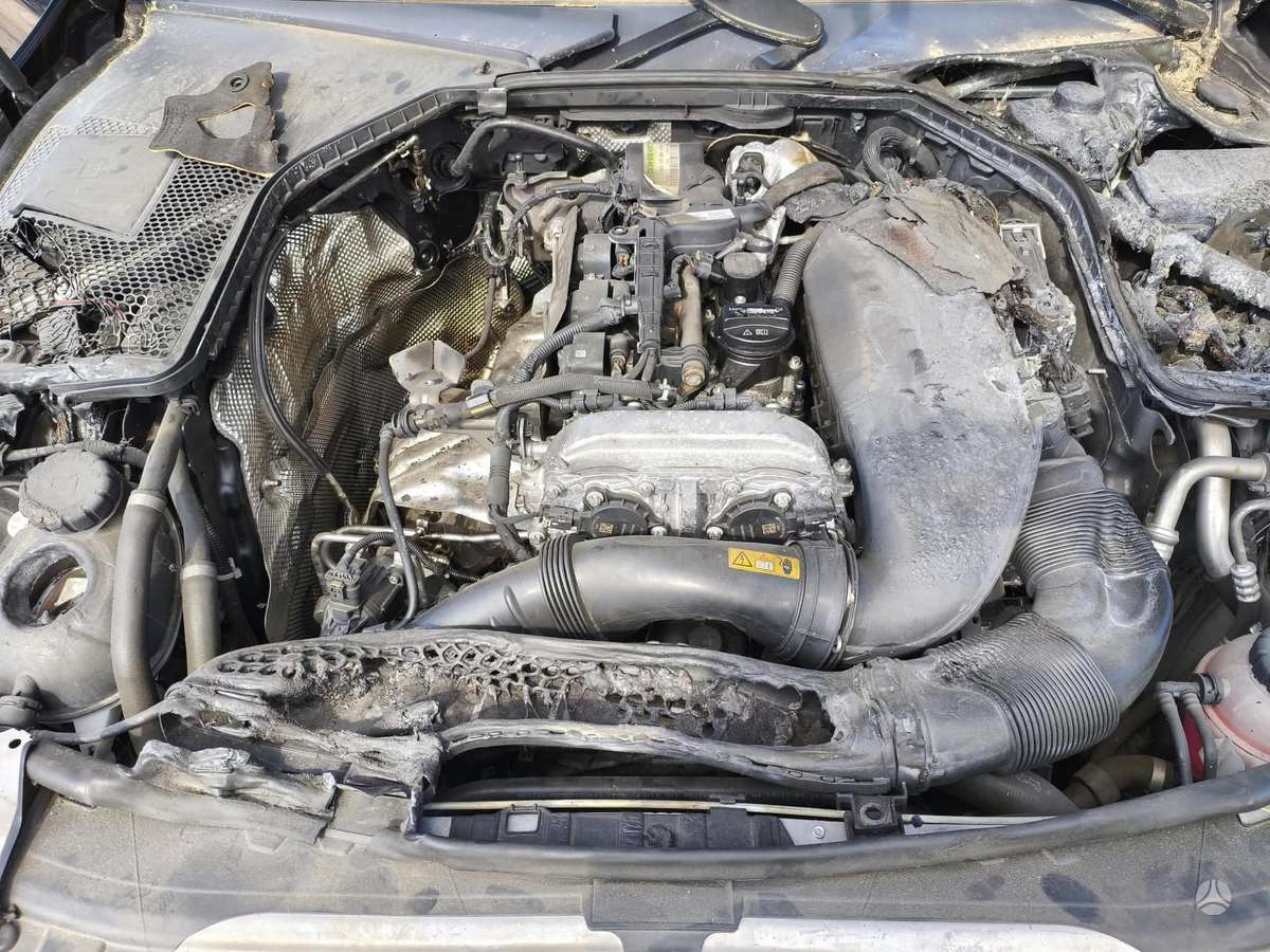 Mercedes-Benz C klasė по частям
