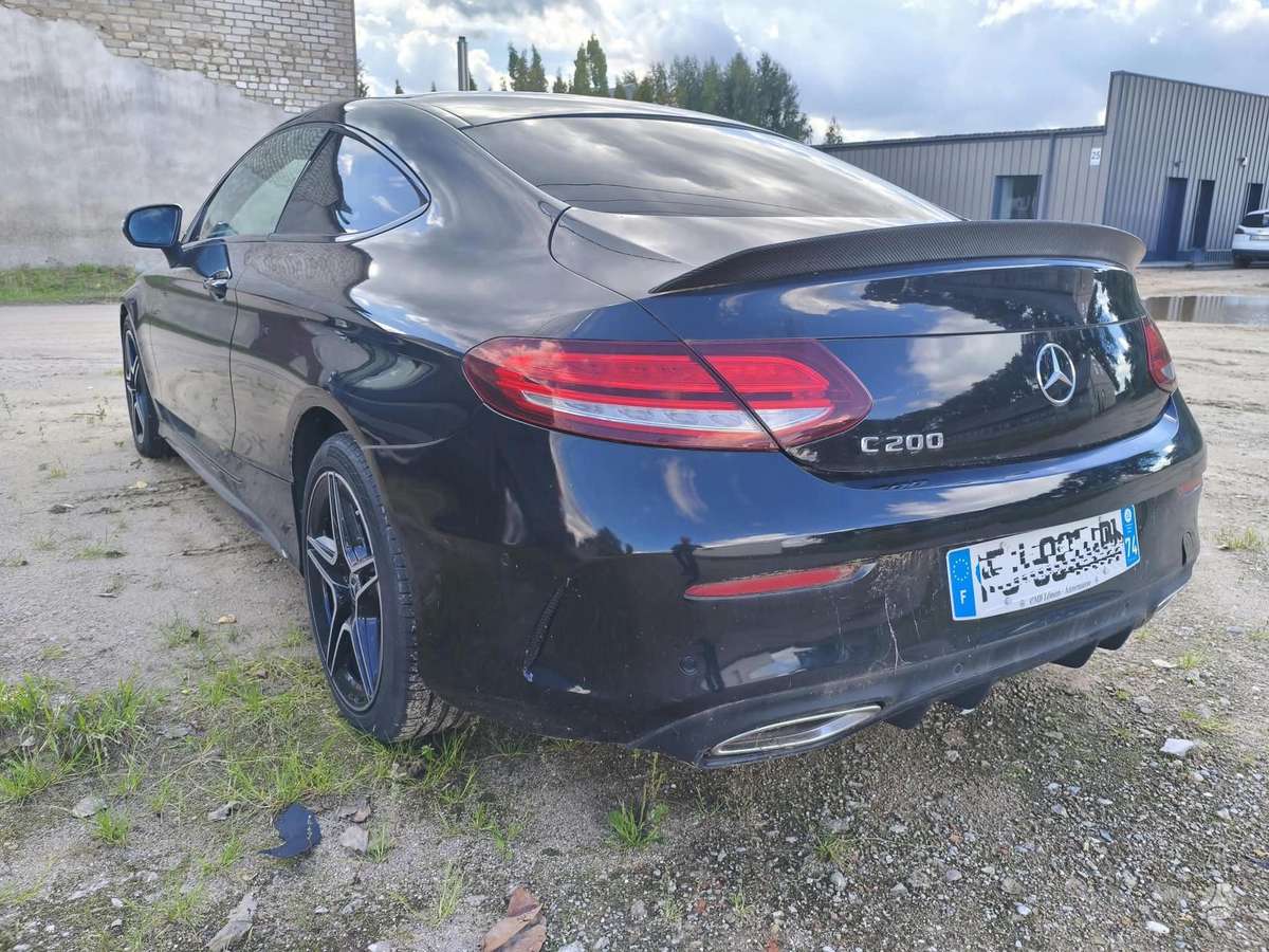 Mercedes-Benz C klasė dalimis